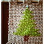 Christmas Tree Wall Hanging Free Crochet Pattern and Video Tutorial