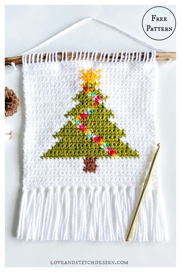 The Teeny Weanie Christmas Tree Wall Hanging Free Crochet Pattern 