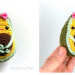 Adorable Avocado Keychain FREE Crochet Pattern