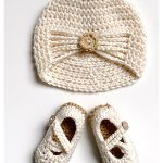 Baby’s Buttoned Turban Hat Free Crochet Pattern