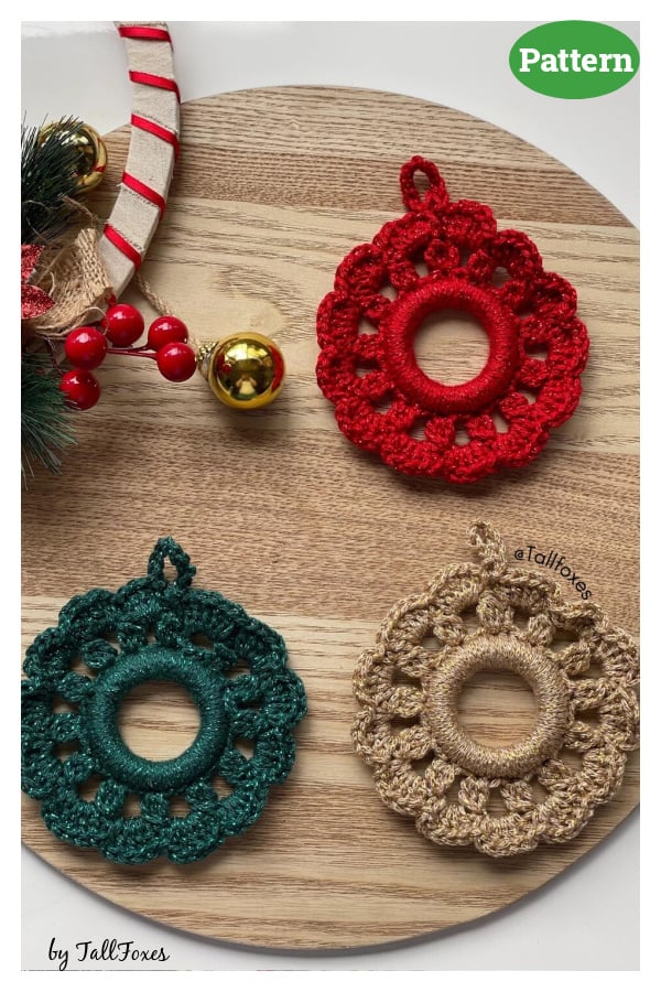 Christmas Wreath Decoration Crochet Pattern