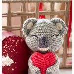 Koala Hold Heart Free Crochet Pattern