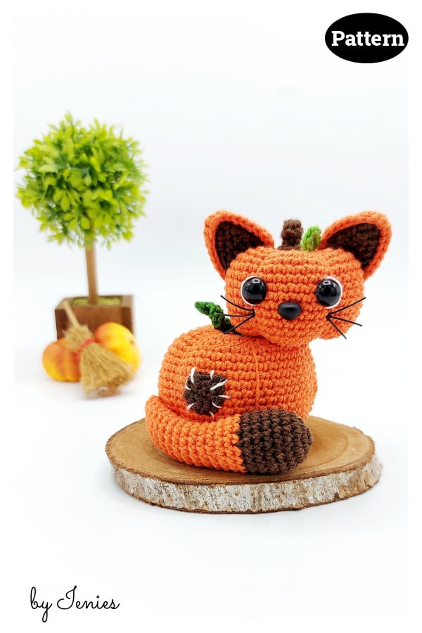 Halloween Pumpkin Cat Crochet Pattern