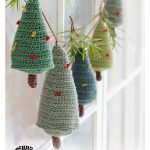 Christmas Woods Garland Free Crochet Pattern