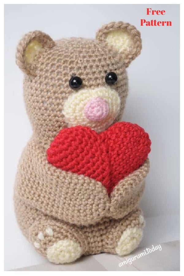 Teddy Bear Holding a Heart Free Crochet Pattern
