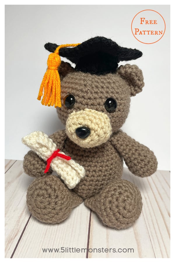 Graduation Bear Free Crochet Pattern