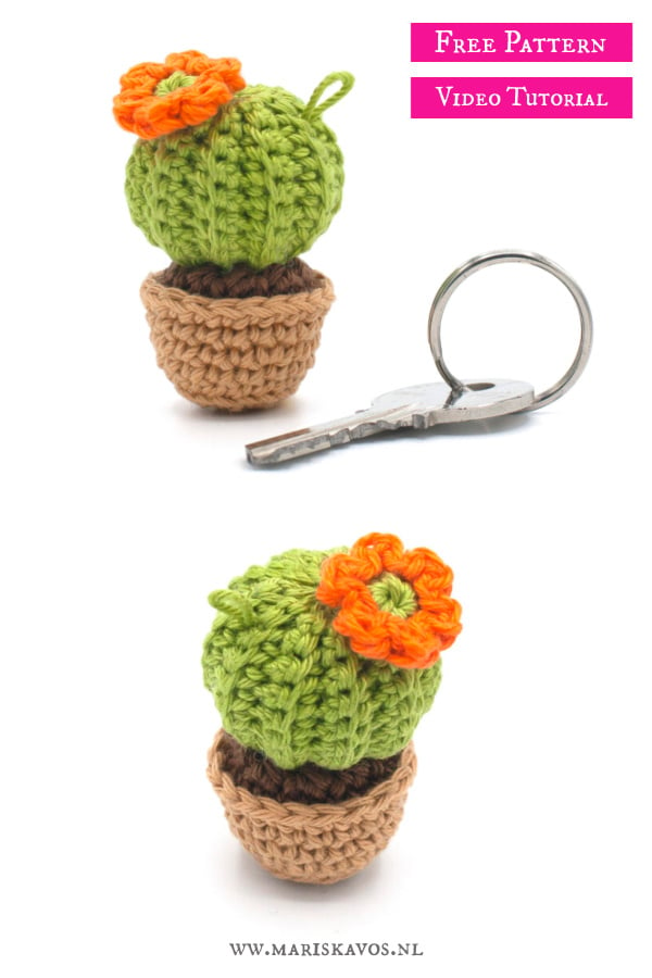 Round Cactus keychain Free Crochet Pattern and Video Tutorial