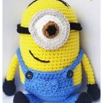 Sitting Minion Amigurumi Free Crochet Pattern