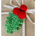 Christmas Holly and Berries Free Crochet Pattern