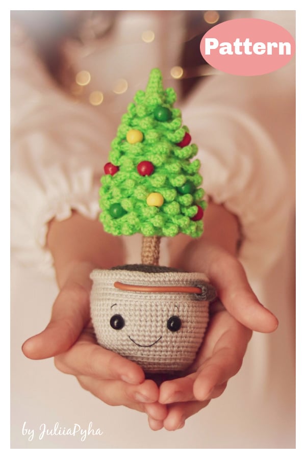 Christmas Tree in a Pot Crochet Pattern
