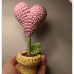 Heart Shaped Flower Free Crochet Pattern