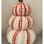 Mini Stacked Pumpkins Free Crochet Pattern