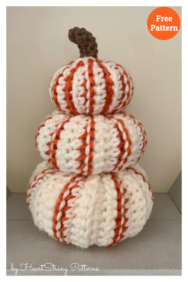 Mini Stacked Pumpkins Free Crochet Pattern