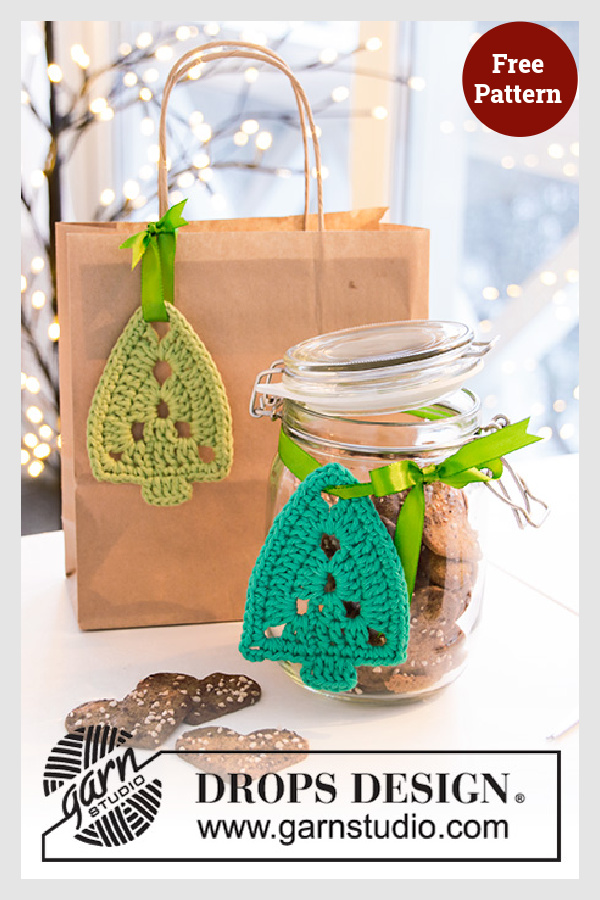 Gift Me Christmas Tree Gift Tag Free Crochet Pattern