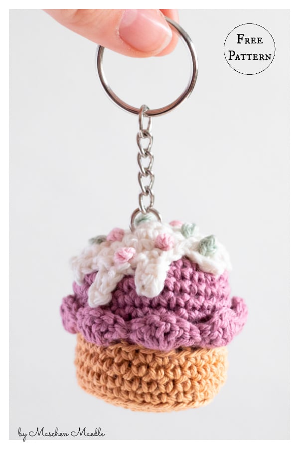 Cupcake Keychain Free Crochet Pattern 