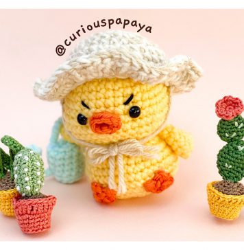 Amigurumi Gertrude the Grumpy Chick Free Crochet Pattern