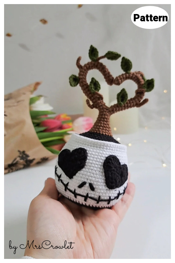 Amigurumi Skull Planter Crochet Pattern