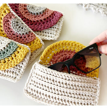Rainbow Glasses Case Free Crochet Pattern and Video Tutorial