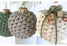 Christmas Disc Ornament Free Crochet Pattern and Video Tutorial