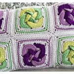 Celtic Knot Pillow Free Crochet Pattern and Video Tutorial