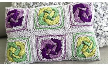 Celtic Knot Pillow Free Crochet Pattern and Video Tutorial