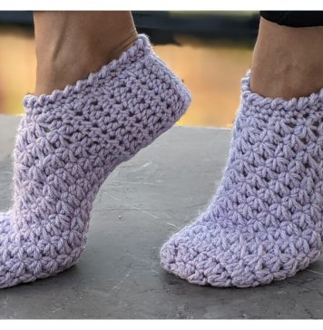 Soft House Slippers Free Crochet Pattern and Video Tutorial