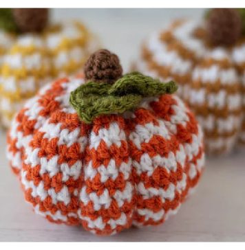 Houndstooth Pumpkin Free Crochet Pattern
